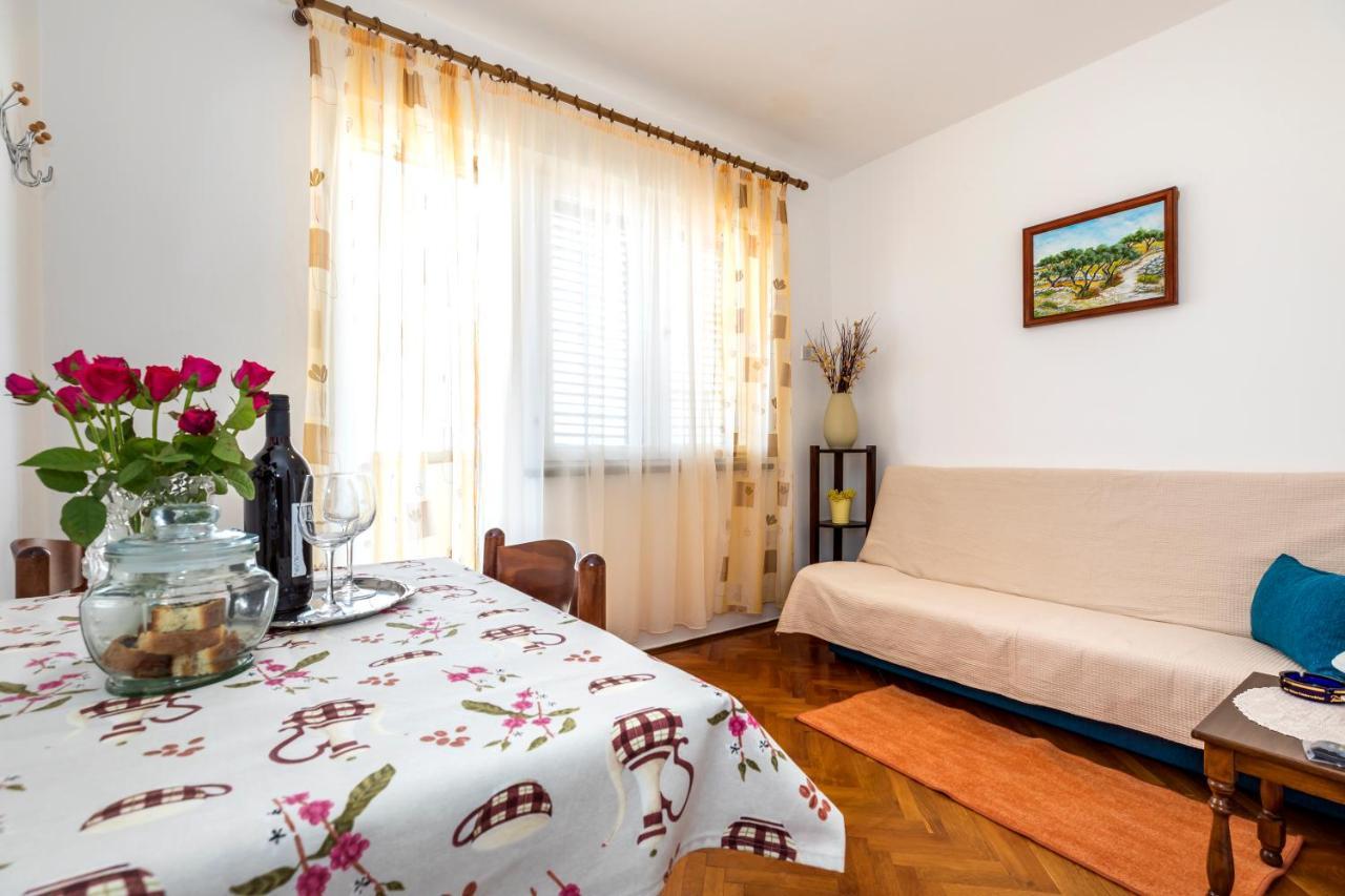 Apartment Muzic Мали-Лошинь Экстерьер фото