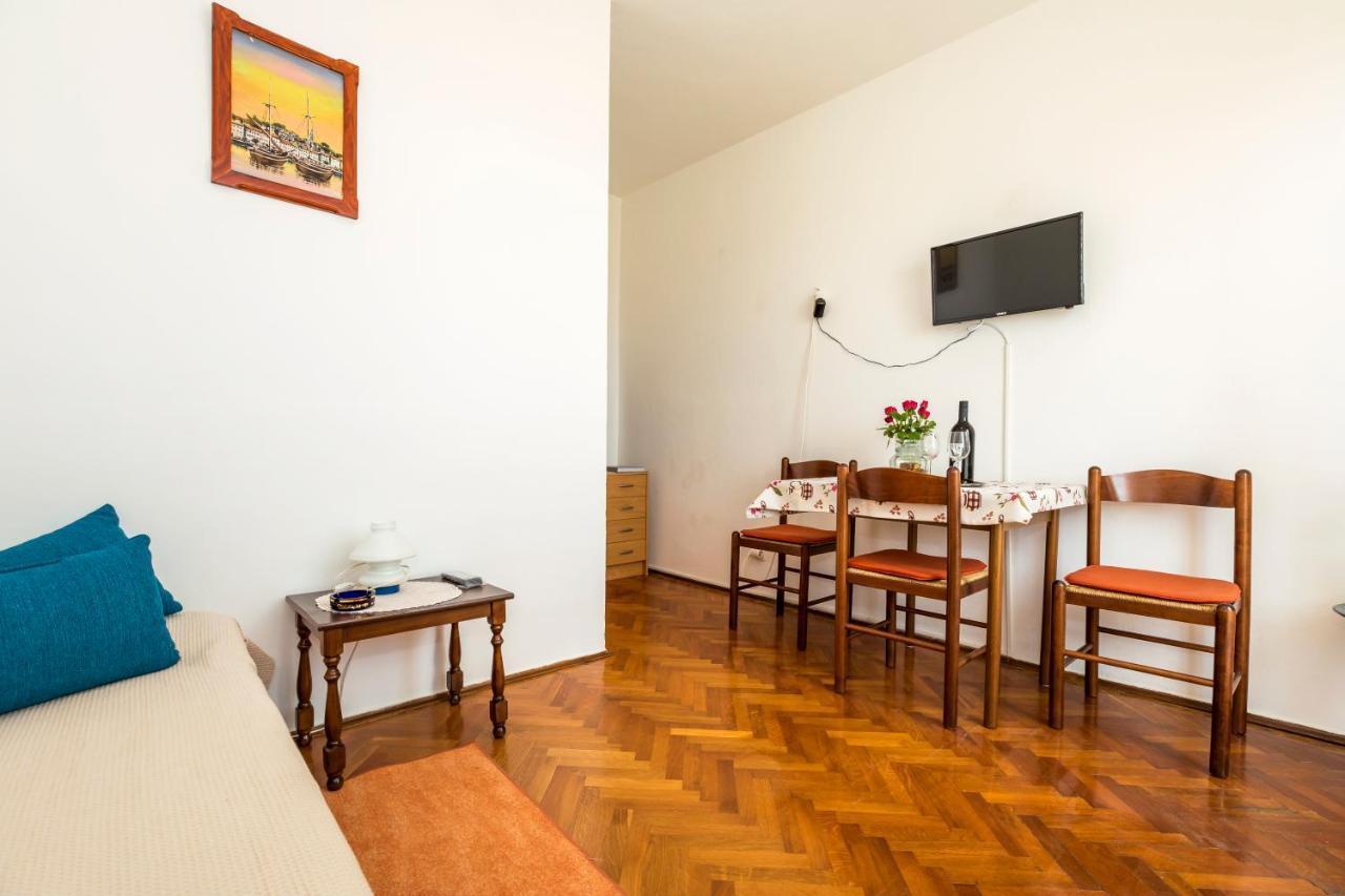 Apartment Muzic Мали-Лошинь Экстерьер фото