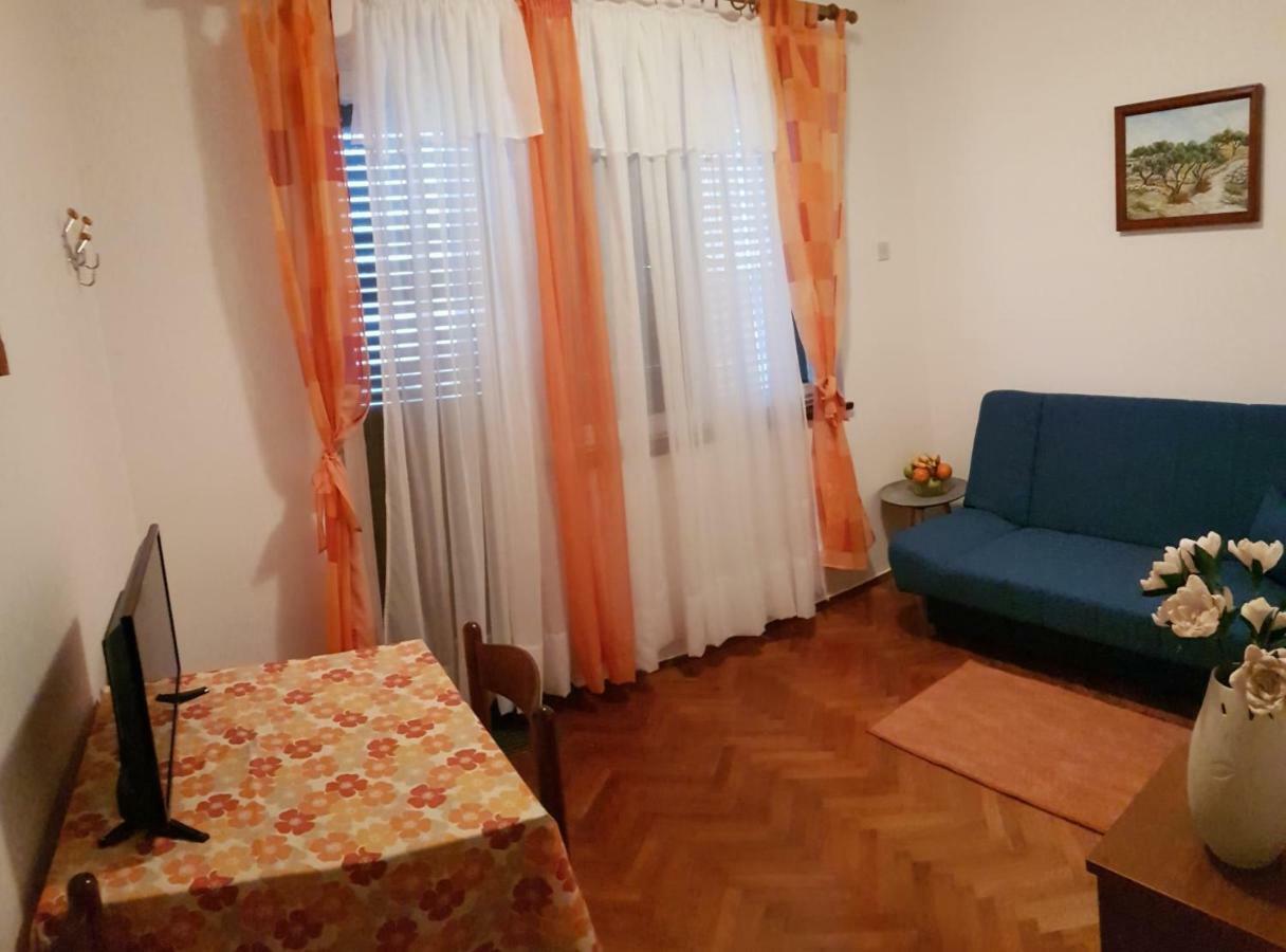 Apartment Muzic Мали-Лошинь Экстерьер фото