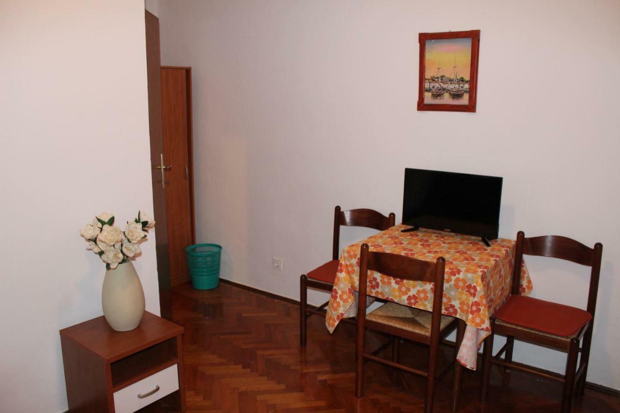 Apartment Muzic Мали-Лошинь Экстерьер фото